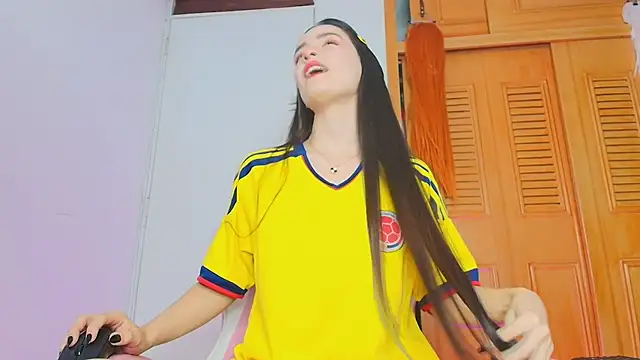 Peach Rose  online show from 11/15/25, 05:06