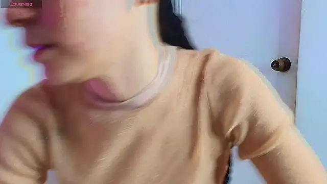 Peach Rose  online show from 04/09/26, 11:44