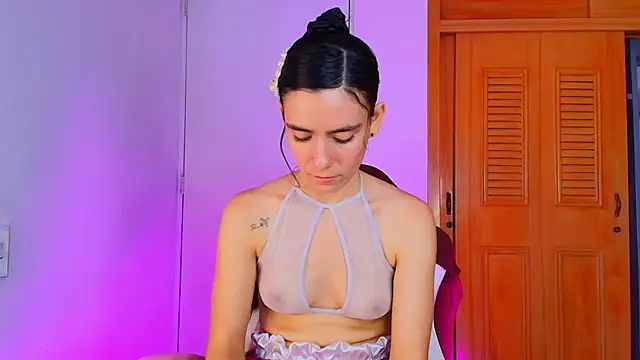 Peach Rose  online show from 03/09/25, 09:25