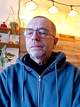 Xavspank2 online show from 02/18/26, 10:01