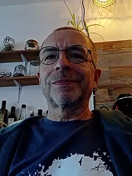 Xavspank2 online show from 10/08/25, 10:06