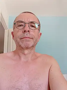 Snapshot of Xavspank2 chatting on 07/06/26, 01:18 Xavspank2 online show from 07/06/26, 01:18
