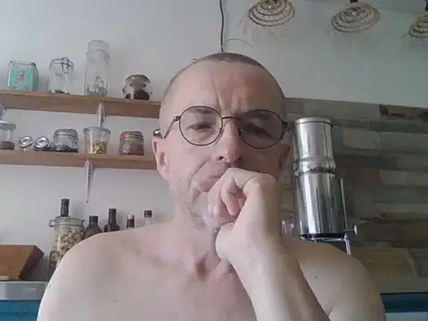 Snapshot of Xavspank2 chatting on 07/01/26, 12:38 Xavspank2 online show from 07/01/26, 12:38