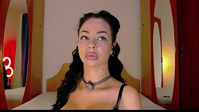 Sophie-Rosenfeld online show from 04/10/26, 06:37