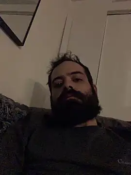 guccititi online show from 12/18/25, 08:12