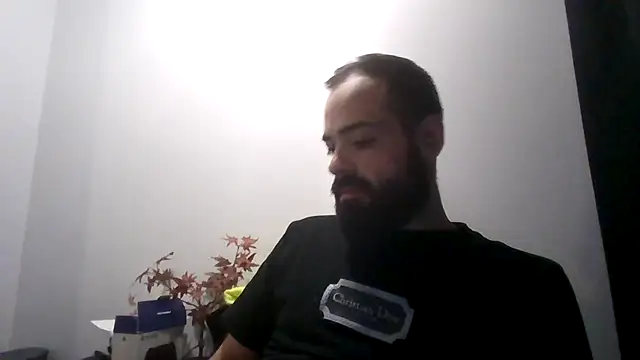 guccititi online show from 11/11/25, 10:47