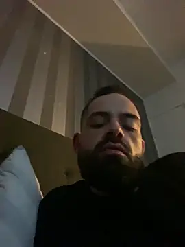 guccititi online show from 10/16/25, 09:39