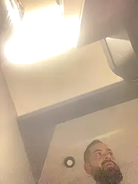 guccititi online show from 10/24/25, 06:45