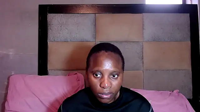 DIVAASS1 online show from 05/05/26, 08:17