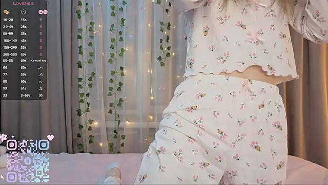 CarolinePepper online show from 02/22/26, 01:57