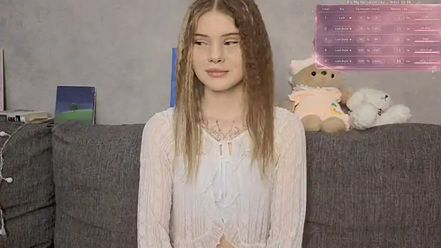 Snapshot of CarolinePepper chatting on 06/26/26, 12:44 CarolinePepper online show from 06/26/26, 12:44