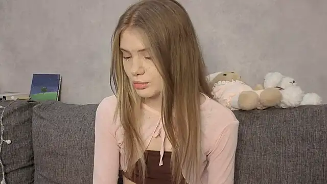 Snapshot of CarolinePepper chatting on 07/03/26, 01:28 CarolinePepper online show from 07/03/26, 01:28