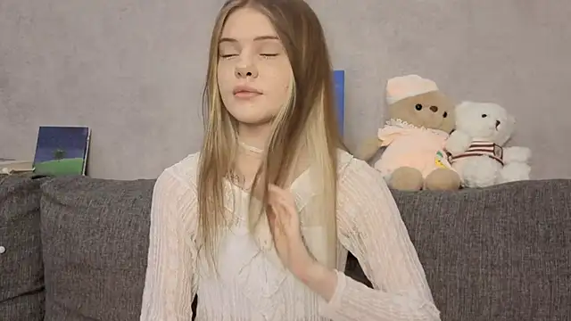 Snapshot of CarolinePepper chatting on 07/04/26, 01:37 CarolinePepper online show from 07/04/26, 01:37