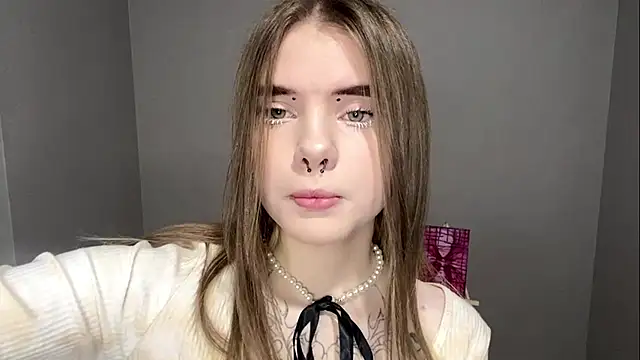 CarolinePepper online show from 03/01/25, 04:33