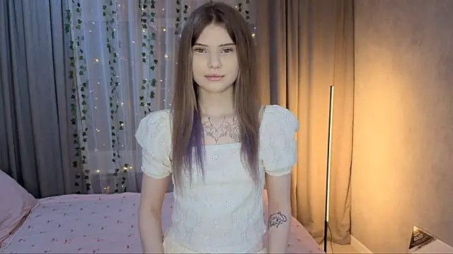 CarolinePepper online show from 04/15/26, 02:10