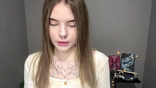 CarolinePepper online show from 03/03/25, 05:09