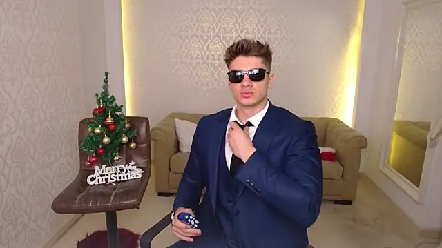 MaxKaiden online show from 12/20/25, 05:54