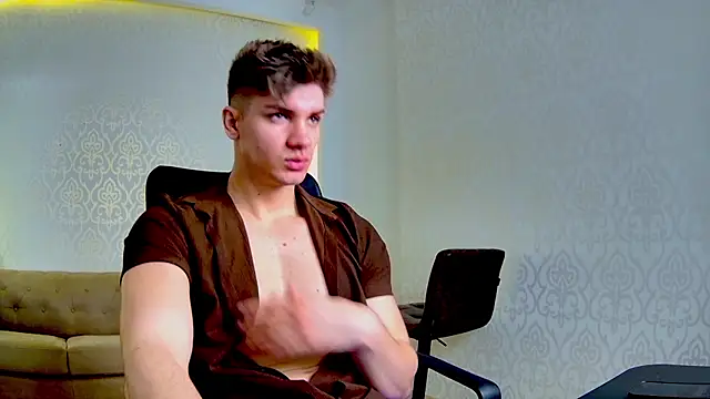 MaxKaiden online show from 03/05/26, 06:10