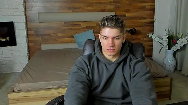 MaxKaiden online show from 03/30/26, 04:36