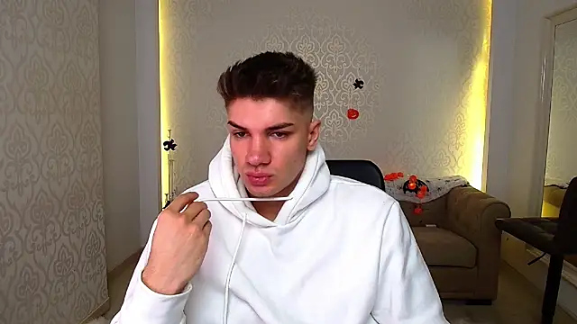 MaxKaiden online show from 10/23/25, 04:55