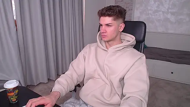 MaxKaiden online show from 04/05/26, 05:47