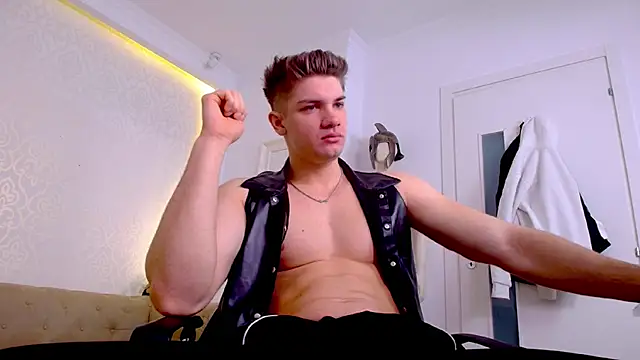 MaxKaiden online show from 04/11/26, 04:42