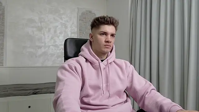 MaxKaiden online show from 04/03/26, 04:30