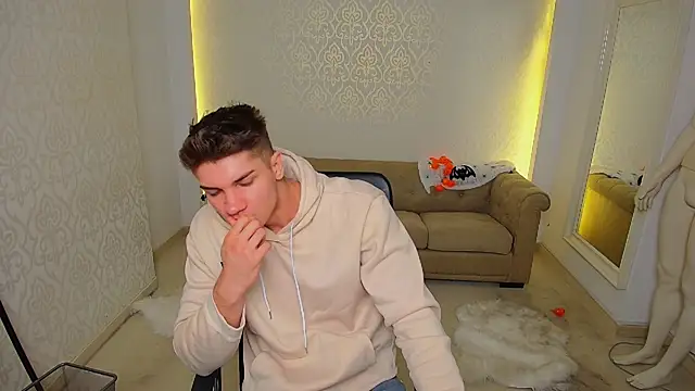 MaxKaiden online show from 11/03/25, 06:07