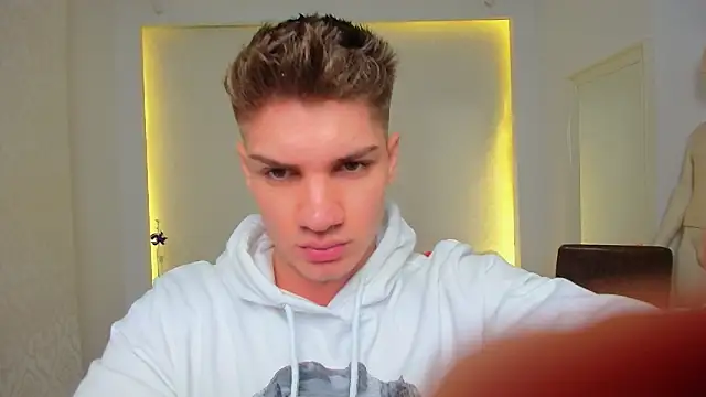 MaxKaiden online show from 10/27/25, 05:52