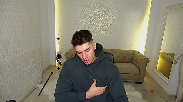 MaxKaiden online show from 11/08/25, 05:22