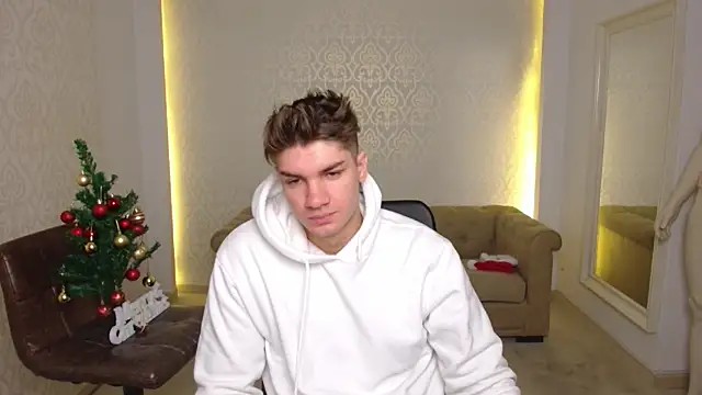 MaxKaiden online show from 12/22/25, 05:40