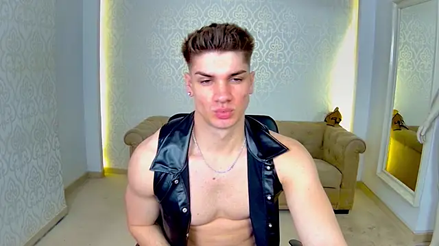 MaxKaiden online show from 04/14/26, 04:28