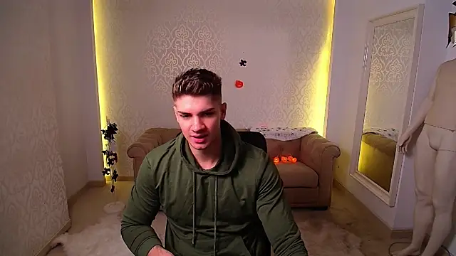 MaxKaiden online show from 10/19/25, 04:48