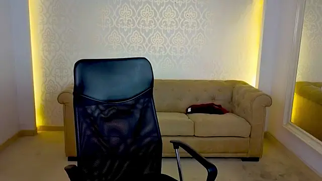 Snapshot of MaxKaiden chatting on 05/16/26, 10:36 MaxKaiden online show from 05/16/26, 10:36