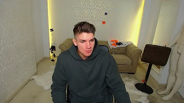 MaxKaiden online show from 10/28/25, 05:39