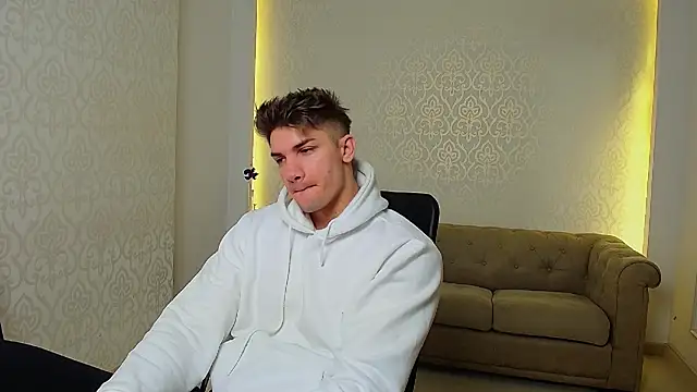 MaxKaiden online show from 11/23/25, 05:28