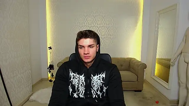 MaxKaiden online show from 11/10/25, 05:45