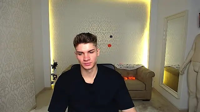 MaxKaiden online show from 10/20/25, 05:09