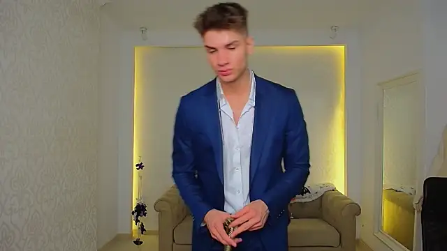 MaxKaiden online show from 10/30/25, 05:50