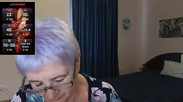 Sandra Snowflake online show from 10/23/25, 11:09