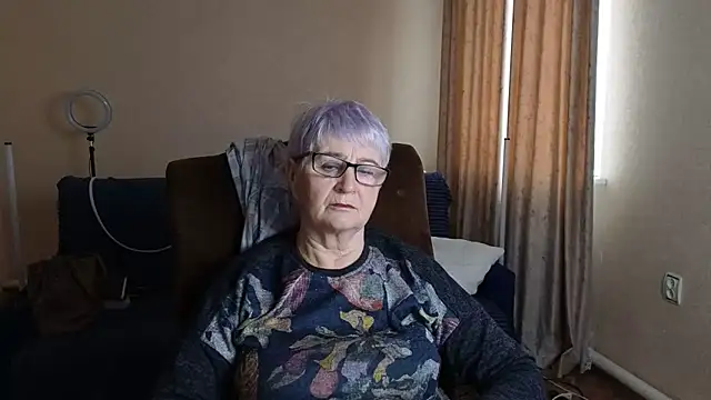 Snapshot of Sandra_Snowflake chatting on 04/10/26, 04:08 Sandra Snowflake online show from 04/10/26, 04:08