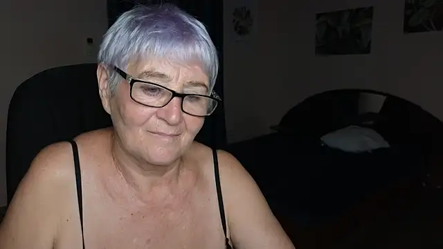 Sandra Snowflake online show from 09/22/25, 04:02