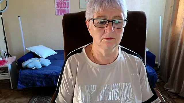 Snapshot of Sandra_Snowflake chatting on 07/07/26, 04:15 Sandra Snowflake online show from 07/07/26, 04:15