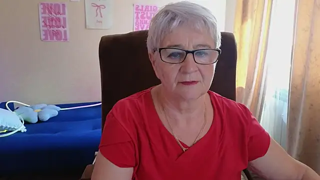 Snapshot of Sandra_Snowflake chatting on 06/12/26, 12:14 Sandra Snowflake online show from 06/12/26, 12:14