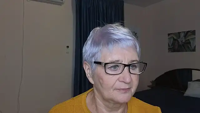 Sandra Snowflake online show from 11/12/25, 11:14