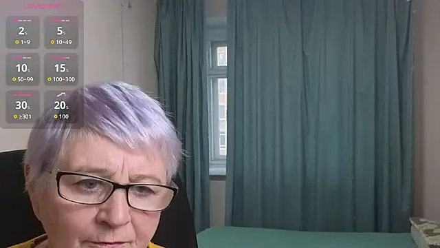 Sandra Snowflake online show from 11/18/25, 12:19