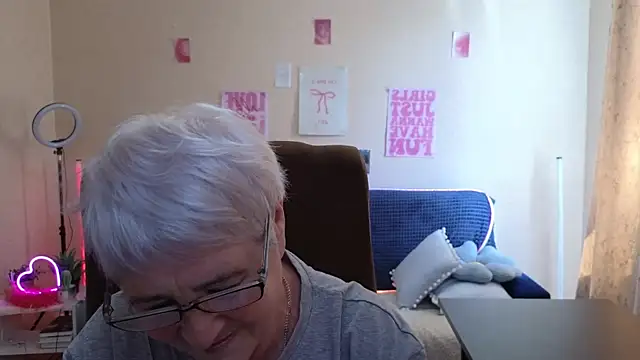 Snapshot of Sandra_Snowflake chatting on 06/15/26, 12:05 Sandra Snowflake online show from 06/15/26, 12:05