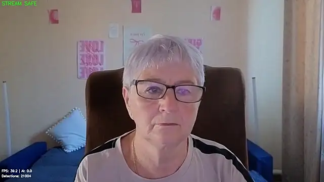 Snapshot of Sandra_Snowflake chatting on 07/10/26, 03:50 Sandra Snowflake online show from 07/10/26, 03:50