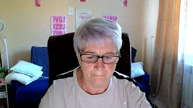 Snapshot of Sandra_Snowflake chatting on 06/22/26, 03:58 Sandra Snowflake online show from 06/22/26, 03:58
