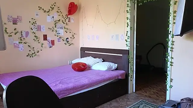 Snapshot of Sandra_Snowflake chatting on 06/08/26, 11:55 Sandra Snowflake online show from 06/08/26, 11:55